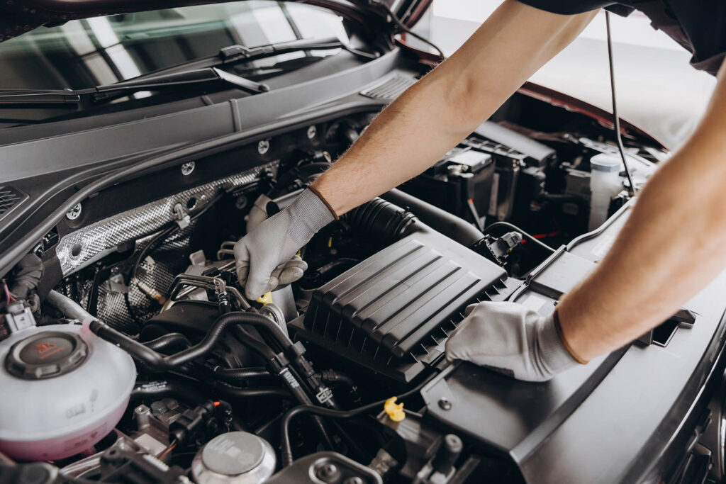 Troubleshooting,Process.,Auto,Mechanic,Working,In,Garage.,Repair,Service.