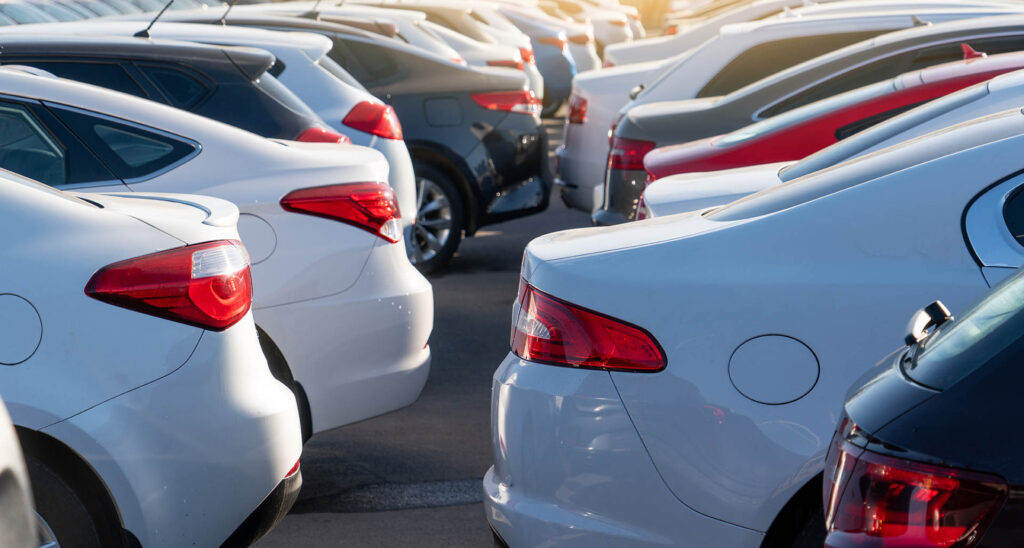Cars,In,A,Row.,Used,Car,Sales
